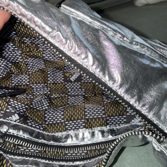 BAGGU Deadstock Silver Metallic Cargo Shoulder Bag - Picture 5 of 10